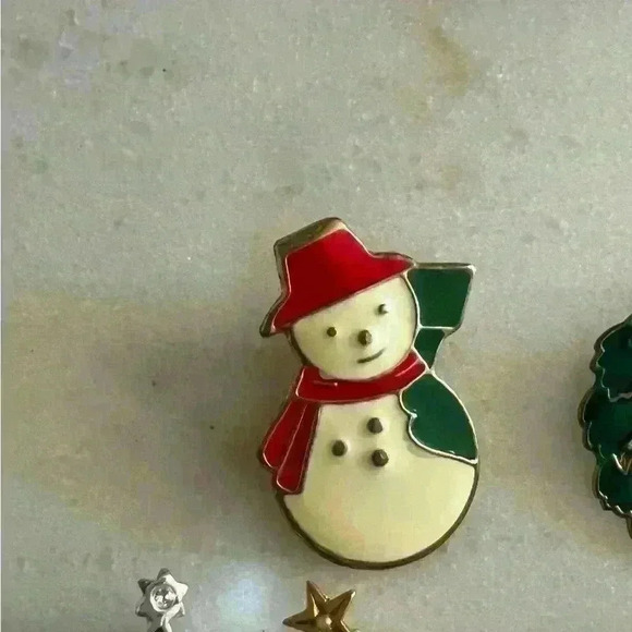 Large set of 12 vintage Christmas brooches some signed circa 60’s, 70’s, 80’s - Picture 13 of 13